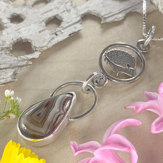 Laguna Lace Agate Pendant Necklace - Stone Treasures by the Lake