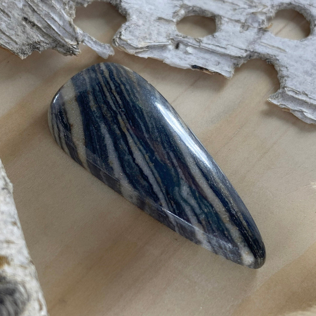Banded Quartz - Stone Treasures by the Lake