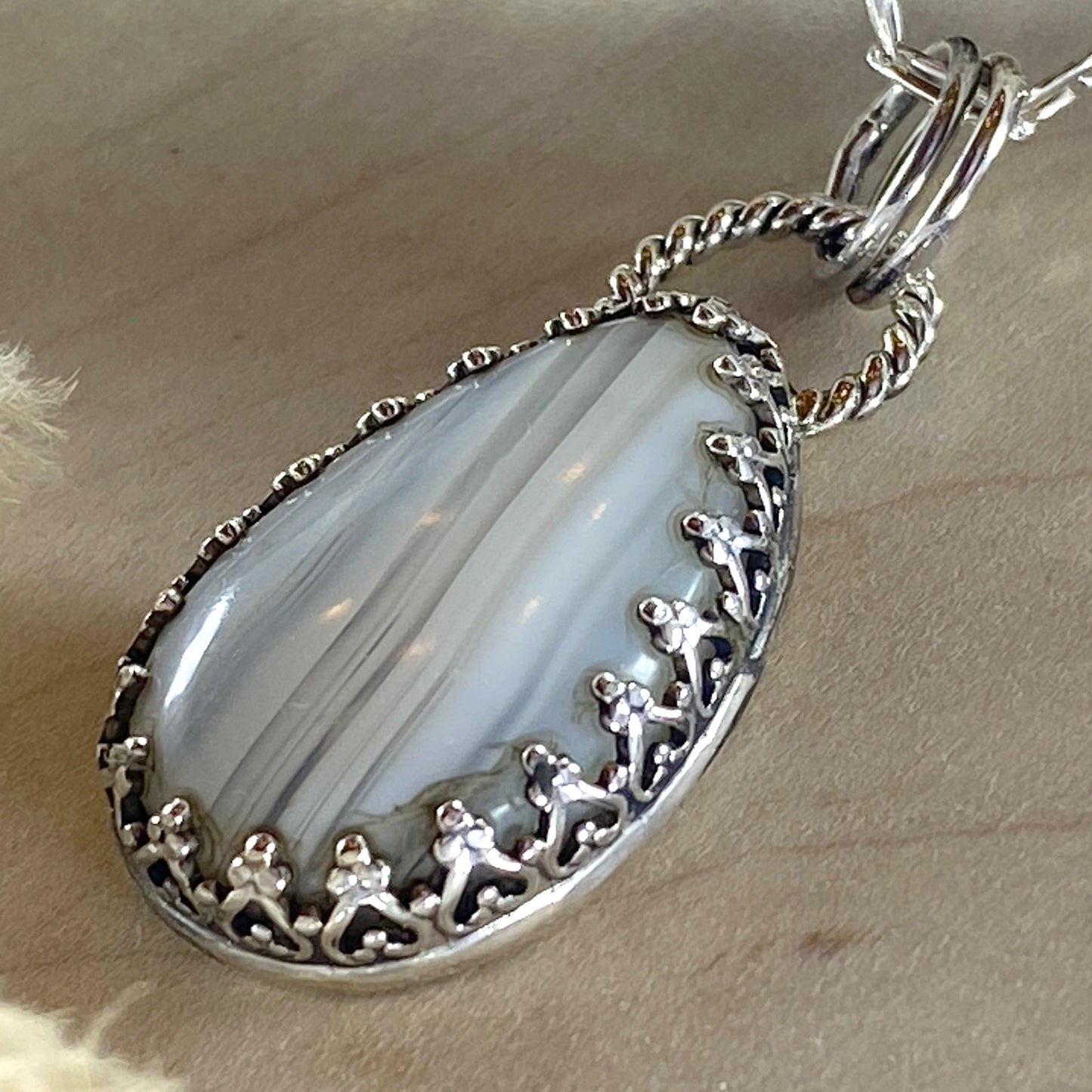 Beaver Rim Agate Pendant Necklace - Stone Treasures by the Lake